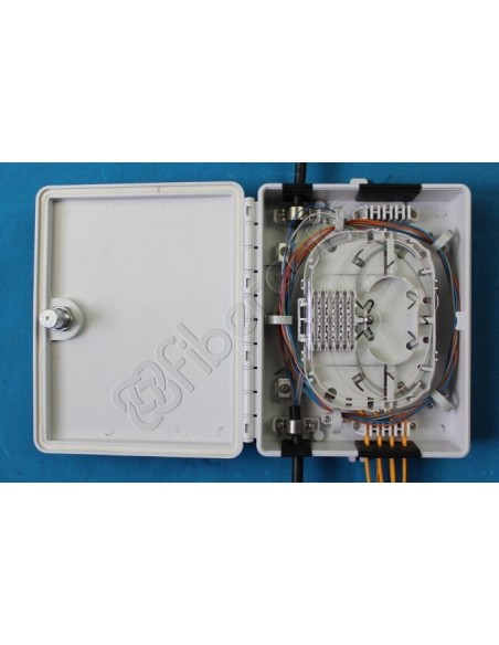 <p>Es un producto diseñado para finalizar los cables de fibra óptica en conectores SC/LCD para la futura administración de estos